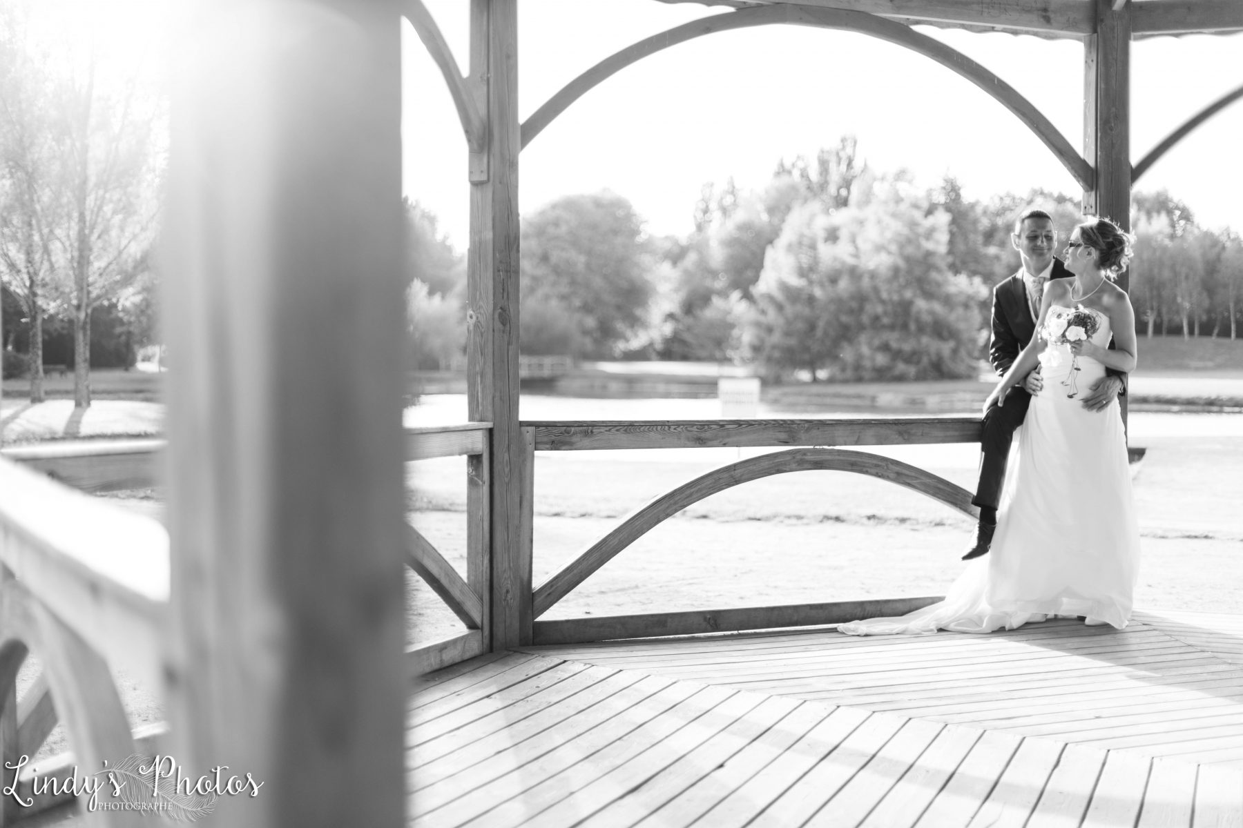 Photos de couple mariage dans un parc