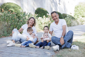 Photo de grands parents et leurs petits enfants