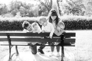 portrait d'une famille qui s'amuse